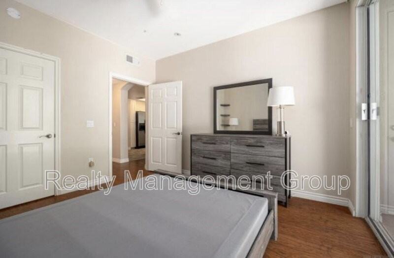 9253 Regents Rd #A107 - Photo 7 of 22