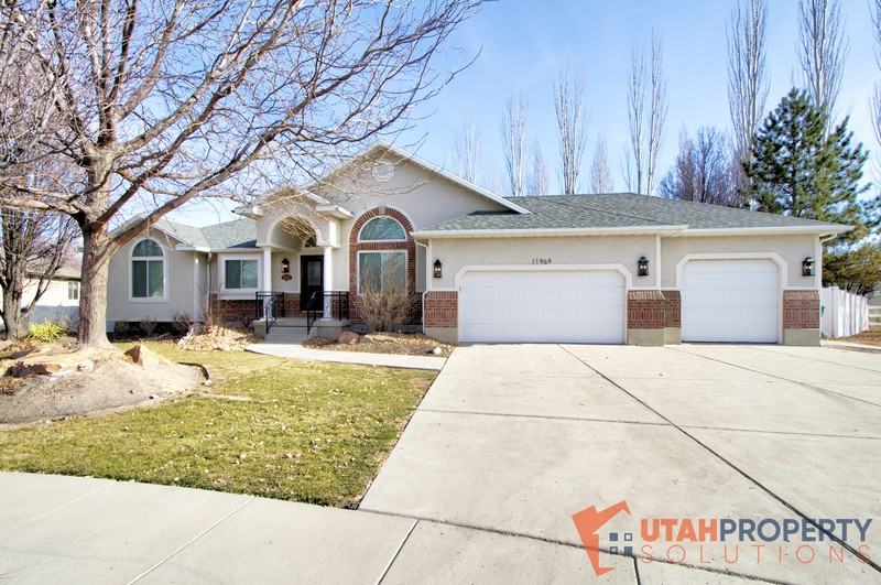 11969 Southwest - Photo 2 of 31