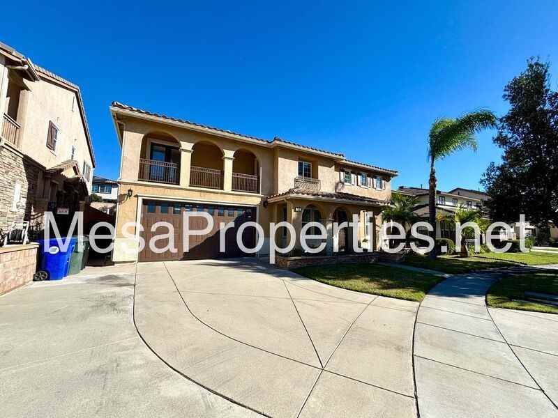 7401 Roundhill Pl - Photo 2 of 33