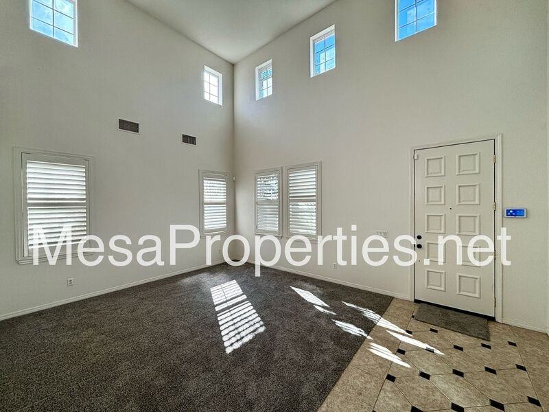 7401 Roundhill Pl - Photo 4 of 33