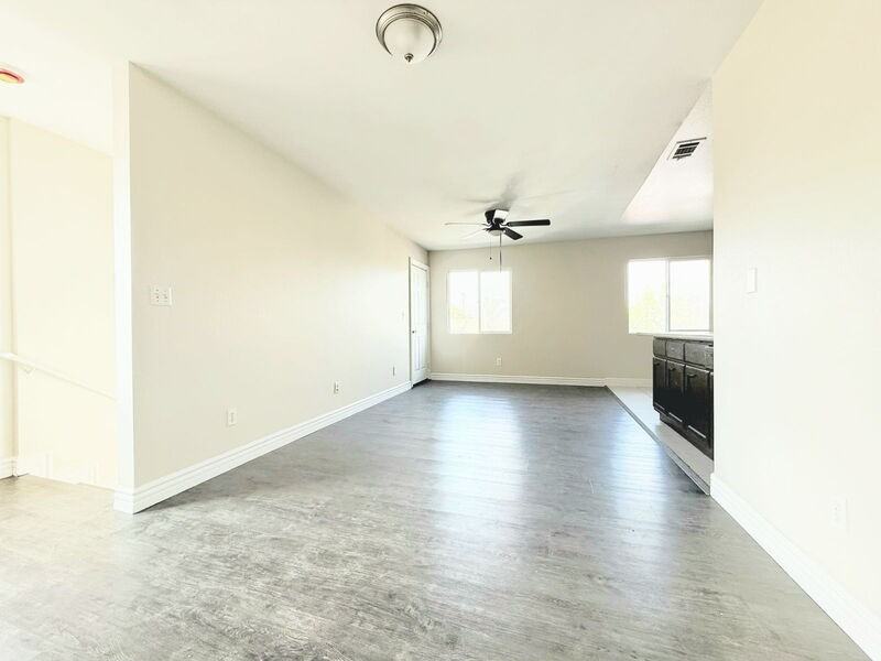 846 W 55th St - Photo 6 of 26