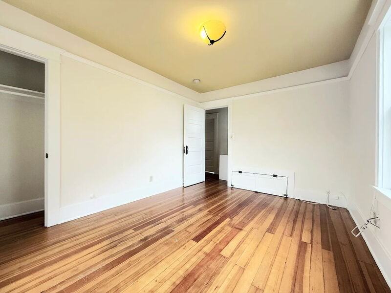 1048 Laguna Ave - Photo 3 of 9