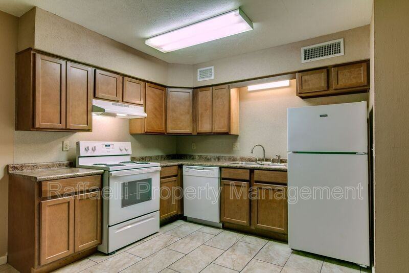 2401 Brookridge Dr #04 - Photo 3 of 12