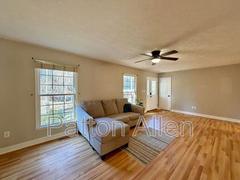 689 New Haw Creek Rd - Photo 6 of 40