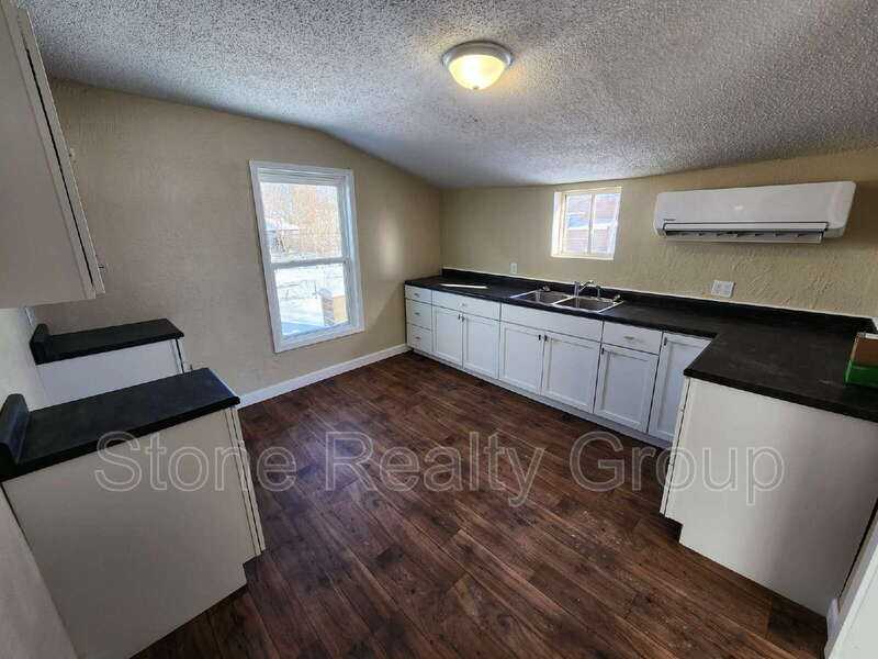 624 S 8th St #D - Photo 3 of 7