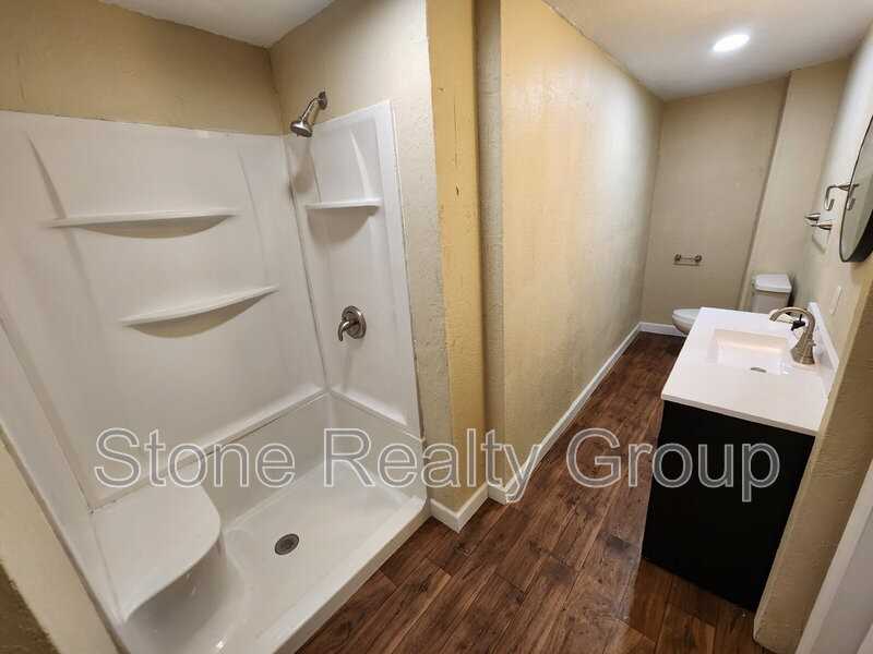 624 S 8th St #D - Photo 6 of 7