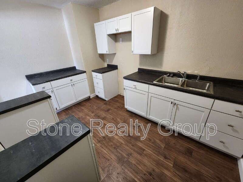 624 S 8th St #C - Photo 2 of 6