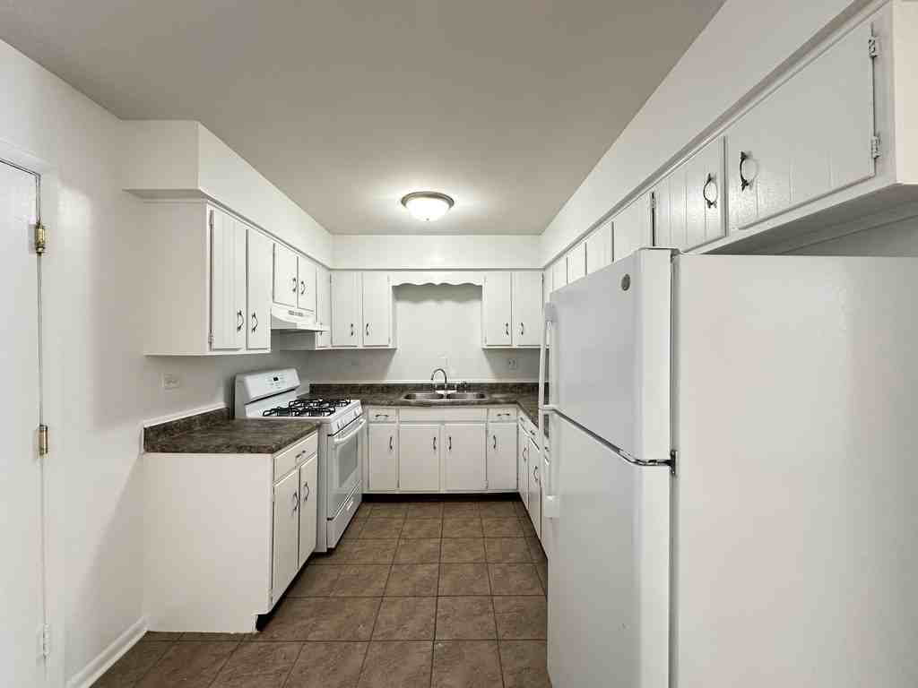 520 S Millard Ave #1I - Photo 2 of 21