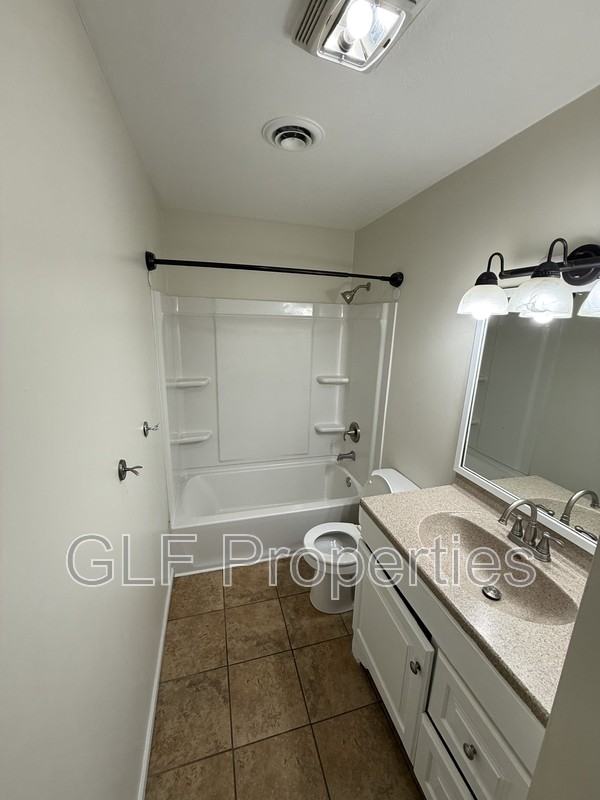 605 N 13th St - Photo 7 of 9