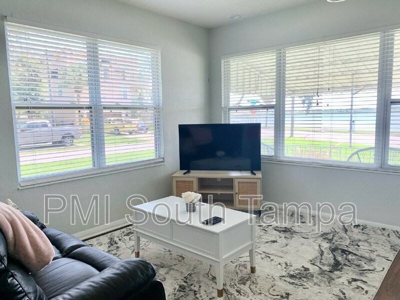 701 S Bermuda Blvd #B - Photo 2 of 25