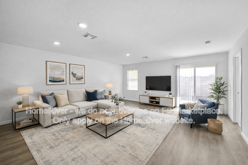 741 Dylan Ct - Photo 3 of 27