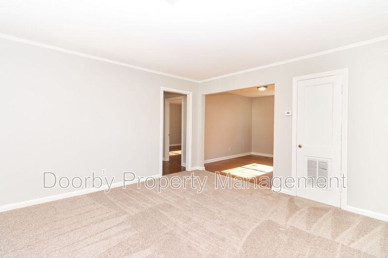 3302 Pinewood Ave #4 - Photo 3 of 14