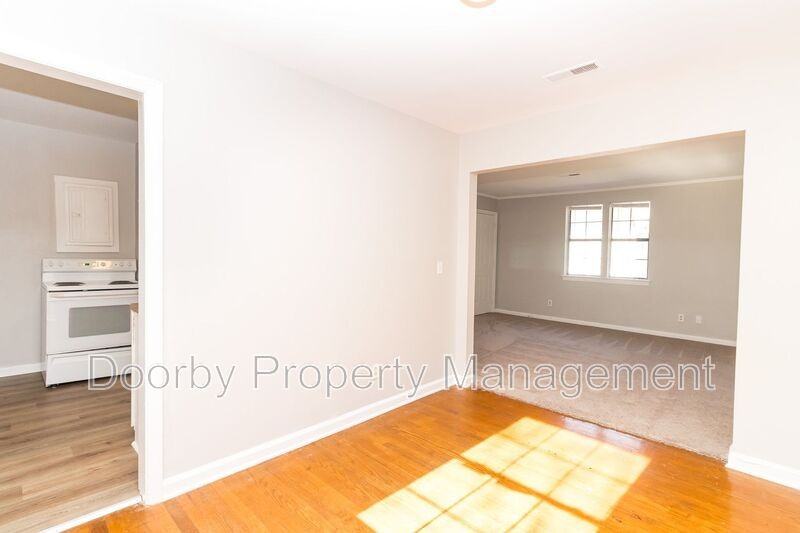 3302 Pinewood Ave #4 - Photo 5 of 14