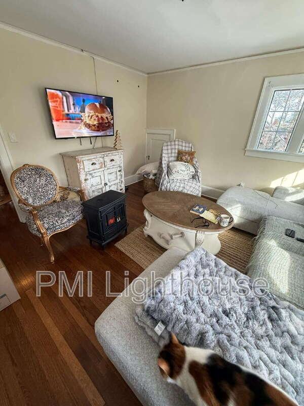 145 Soundview Rd - Photo 6 of 13