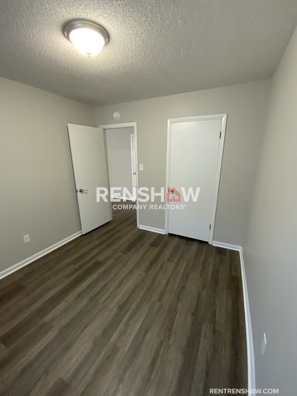 900 S College St #A3 - Photo 7 of 16