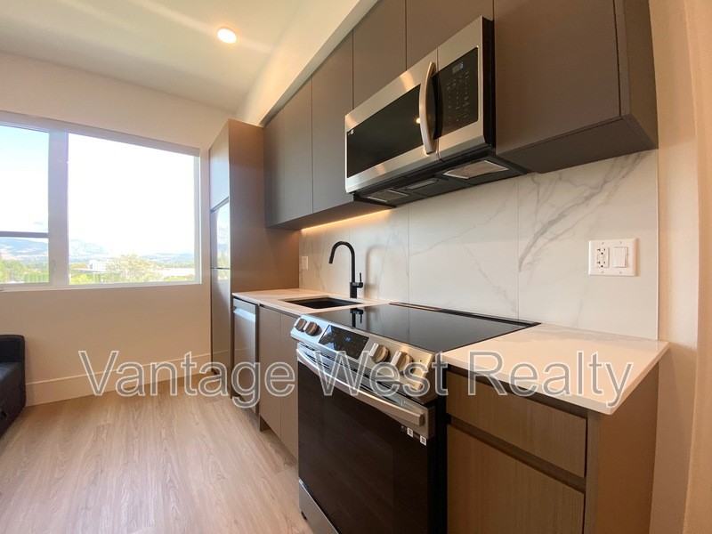 508 K.L.O. Rd - Photo 2 of 14