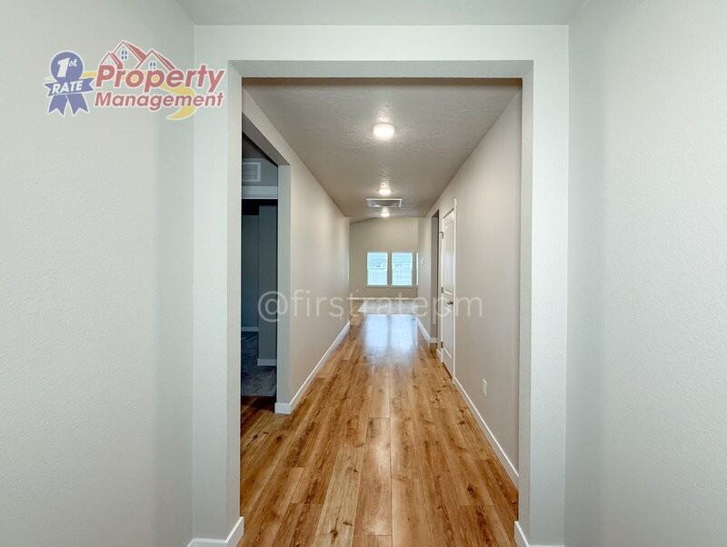 11398 W Belgrave St - Photo 3 of 36