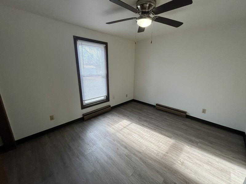 2421 Camelot Blvd - Photo 7 of 11