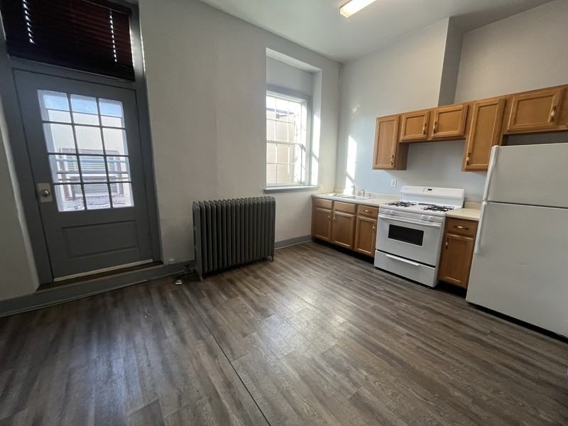 212 N 8th St - Photo 4 of 10