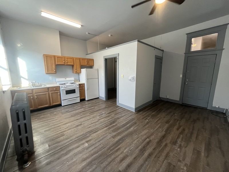 212 N 8th St - Photo 5 of 10