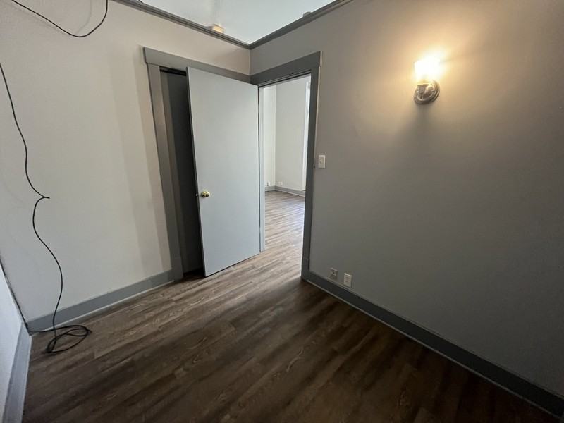 212 N 8th St - Photo 7 of 10