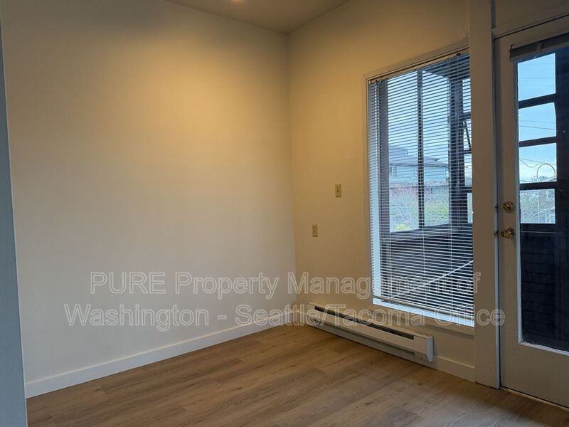 6609 Sw Admiral Way #02 - Photo 7 of 24