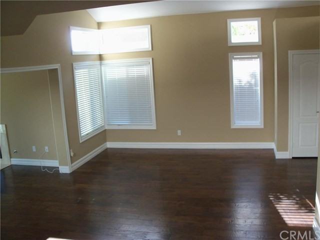 24802 Oxford Dr - Photo 2 of 19