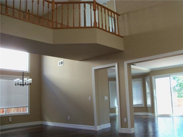 24802 Oxford Dr - Photo 3 of 19