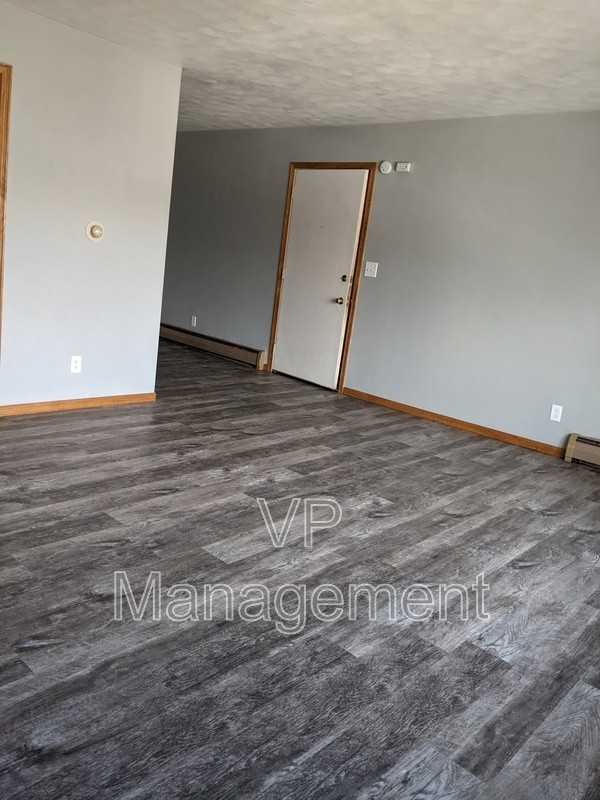 2607 Diehn Ave #4 - Photo 4 of 11