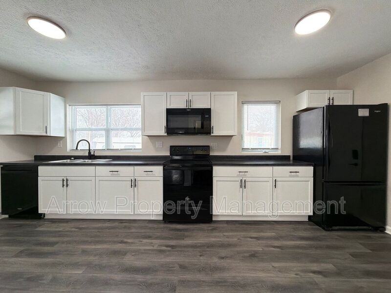 6411 Adams St - Photo 6 of 23