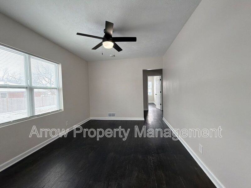 6411 Adams St - Photo 7 of 23