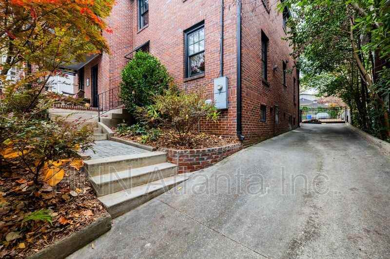 360 8th St Ne - Photo 5 of 50