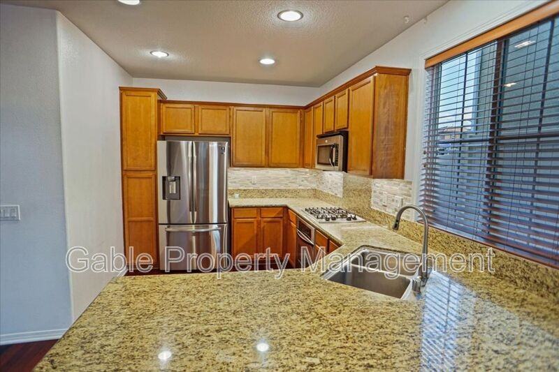 20420 Victory Ct - Photo 5 of 22