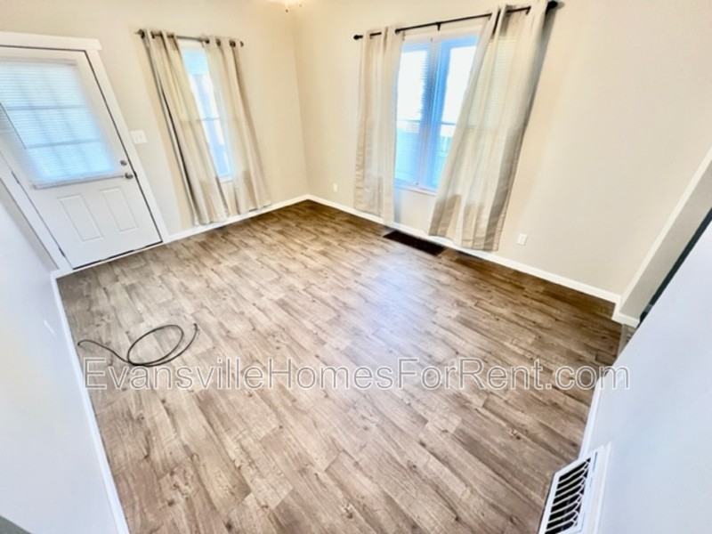 1324 Gavitt St - Photo 2 of 8