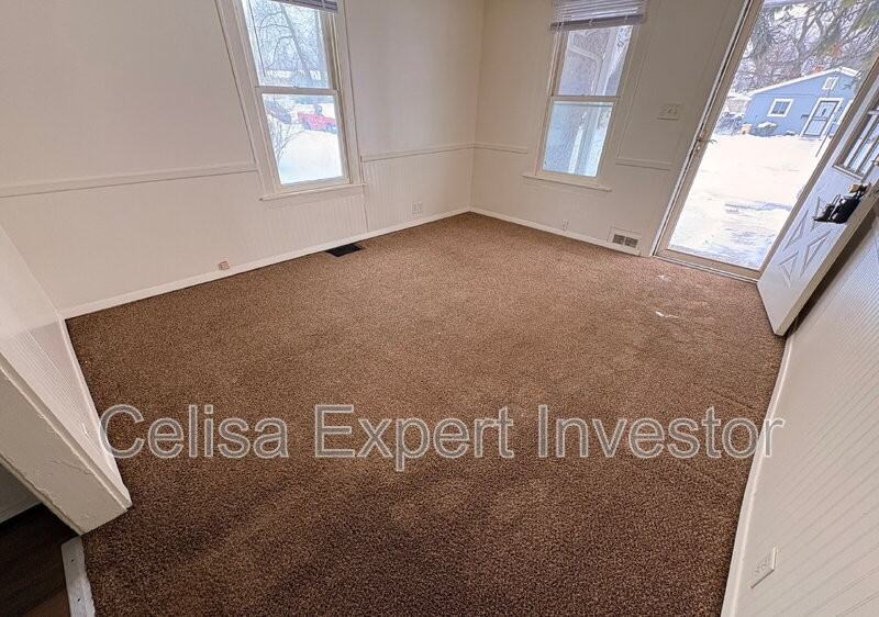 5506 Webster St - Photo 2 of 7