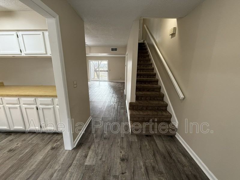 420 W Jackson Blvd #11 - Photo 3 of 21