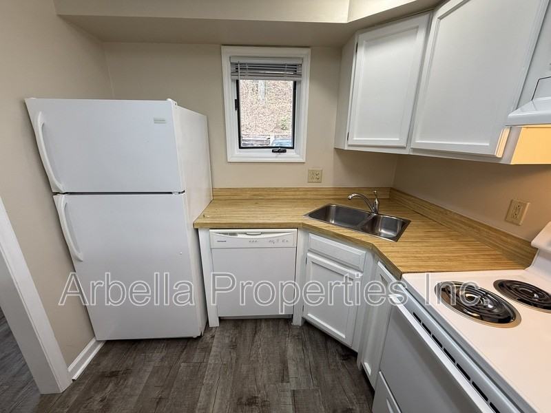 420 W Jackson Blvd #11 - Photo 6 of 21