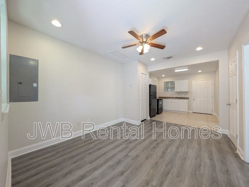 1839 Miller St - Photo 7 of 17