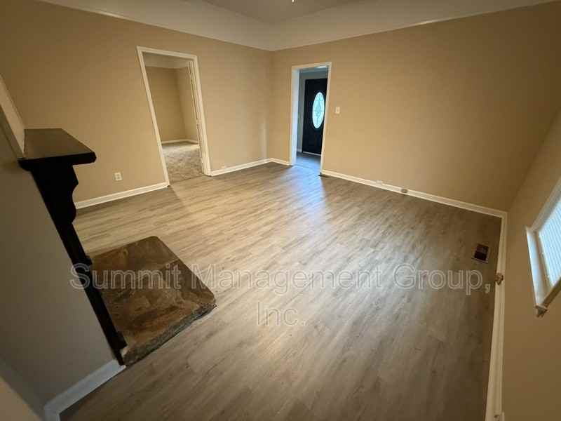 34 Ivy St - Photo 3 of 23