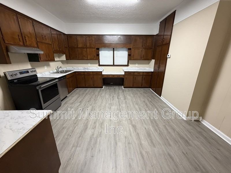 34 Ivy St - Photo 5 of 23