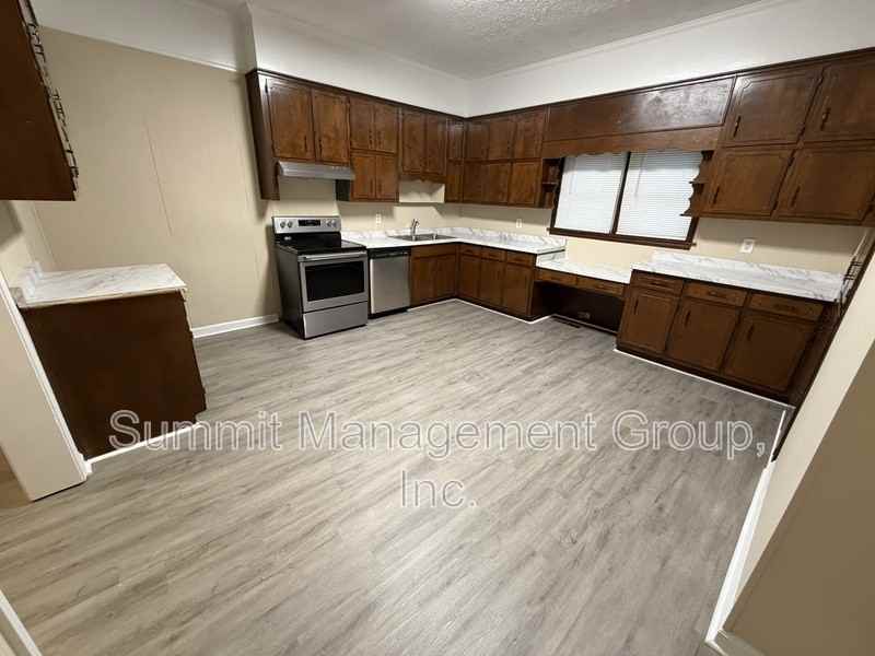 34 Ivy St - Photo 6 of 23