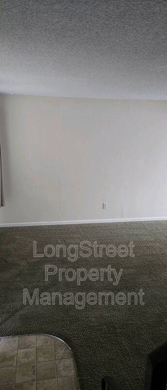 2307 Newton St - Photo 4 of 20