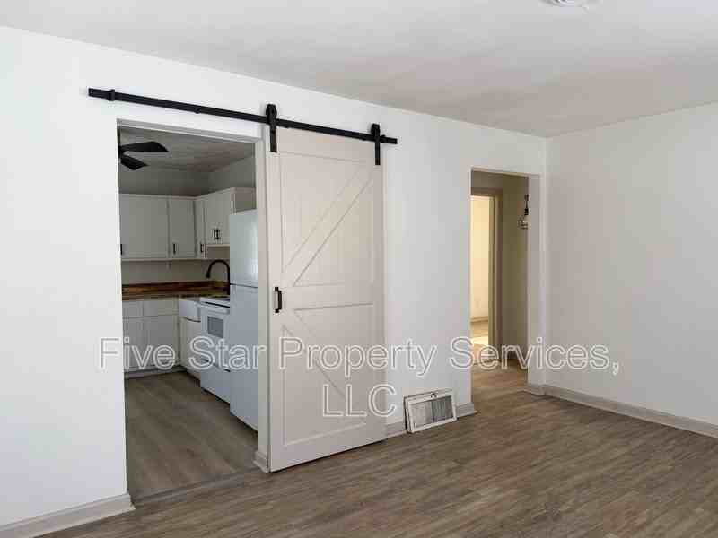 3036 Louise Ln - Photo 3 of 7