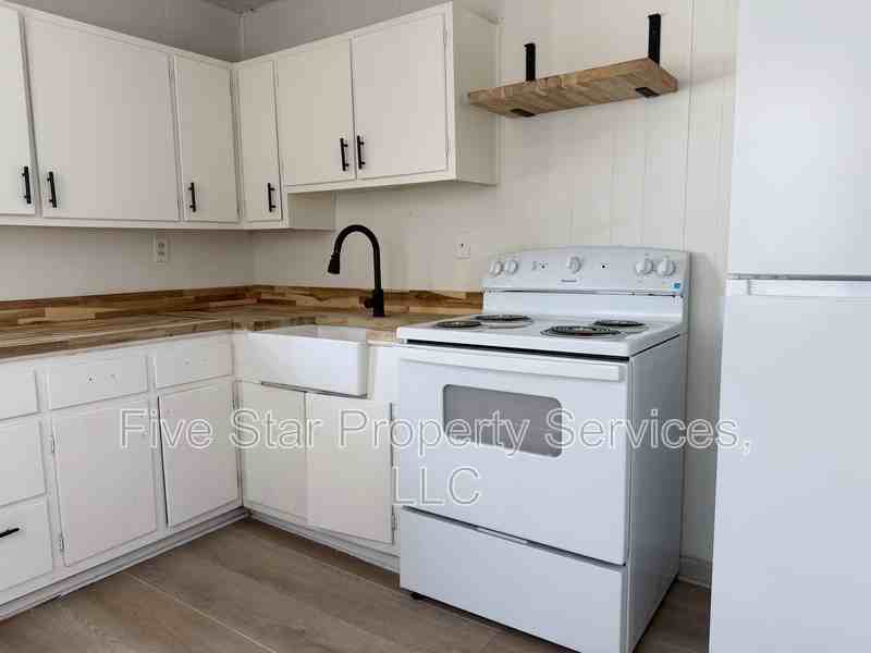 3036 Louise Ln - Photo 4 of 7