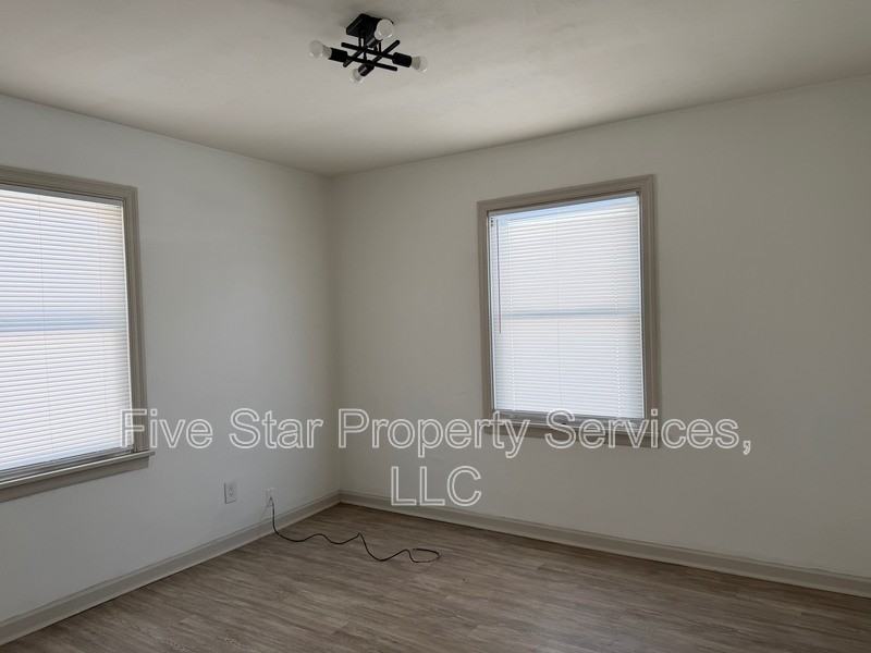 3036 Louise Ln - Photo 6 of 7