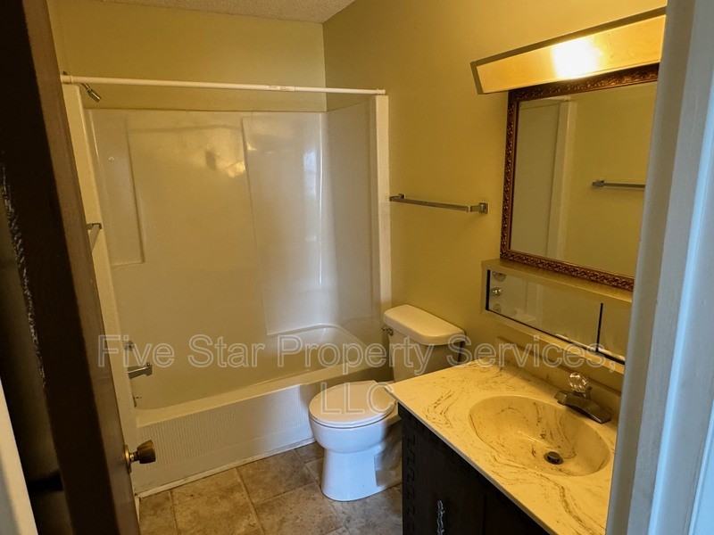 3241 S Douglas Ave Bldg F - Photo 6 of 8