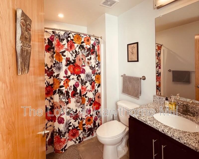 1101 Hawthorne Ln #209 - Photo 3 of 5