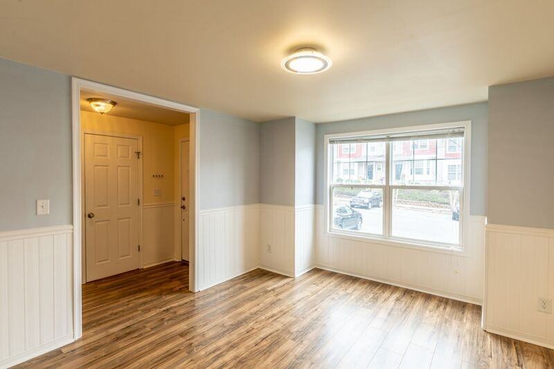 2455 N Berkshire Rd - Photo 4 of 39