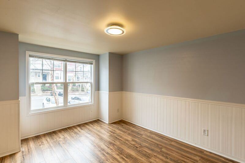 2455 N Berkshire Rd - Photo 5 of 39