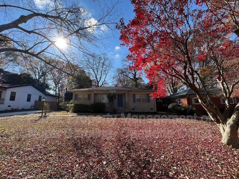 1932 Sandhurst Dr - Photo 2 of 18